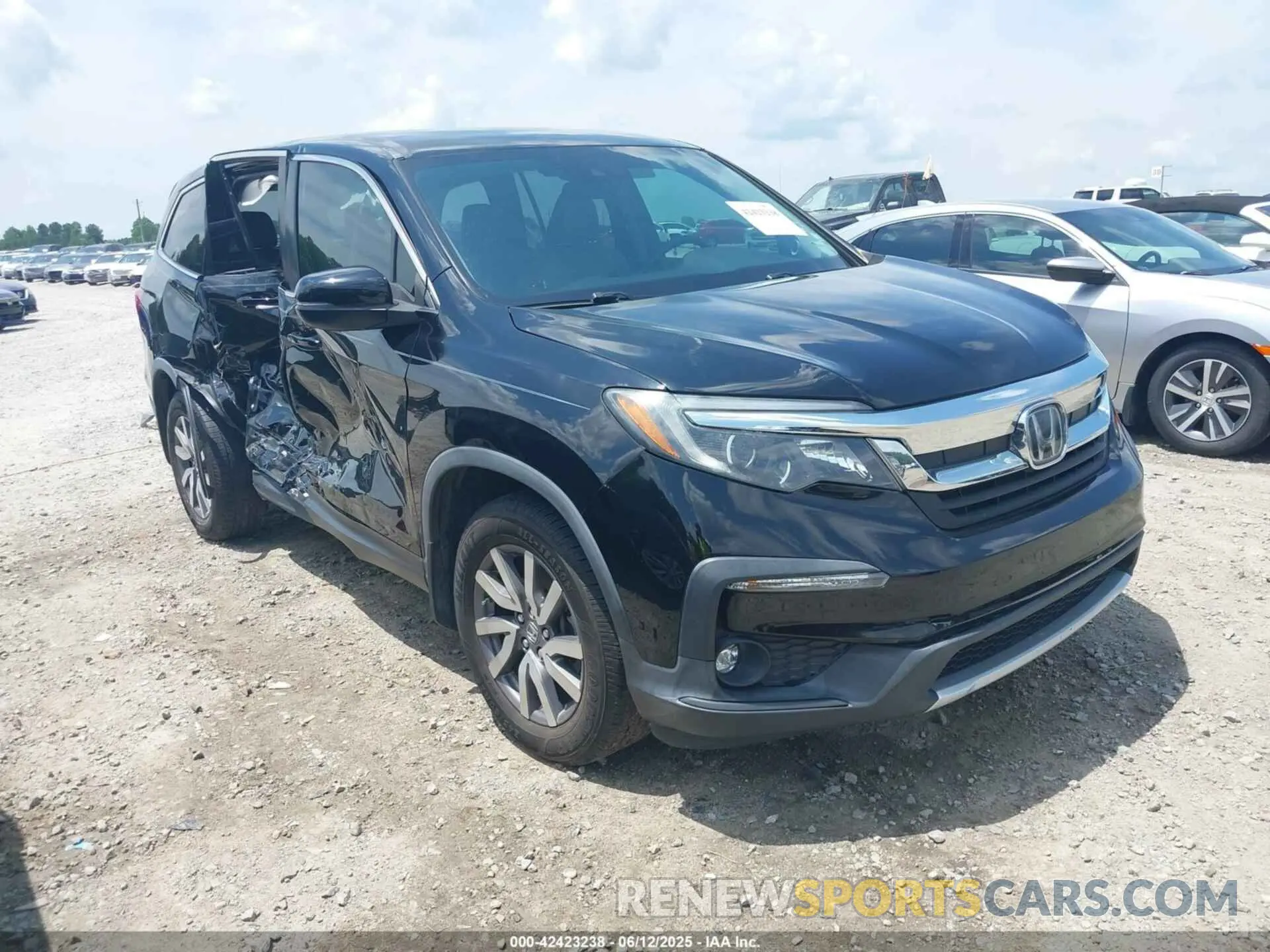 1 Photograph of a damaged car 5FNYF6H3XKB074579 HONDA PILOT 2019