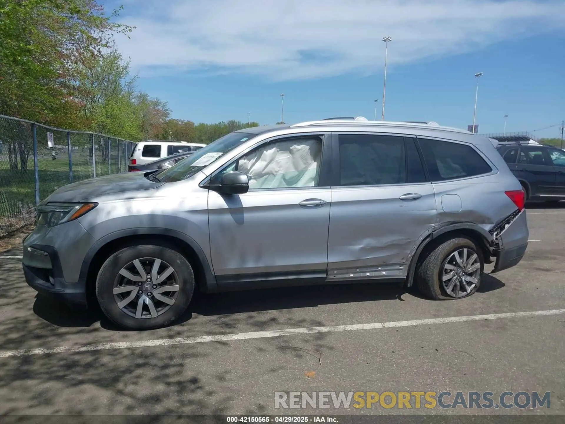 14 Photograph of a damaged car 5FNYF6H3XKB093231 HONDA PILOT 2019
