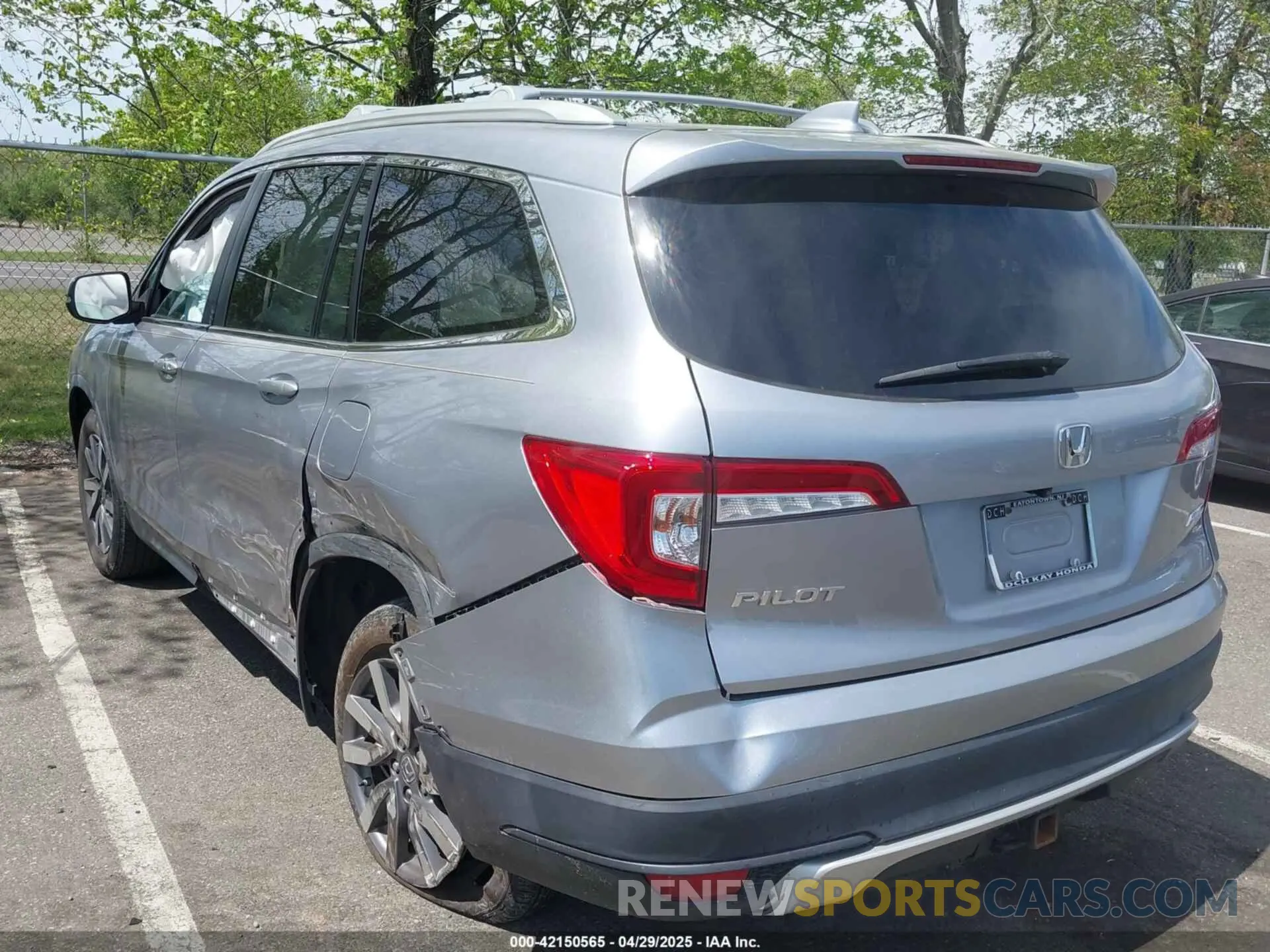 3 Photograph of a damaged car 5FNYF6H3XKB093231 HONDA PILOT 2019
