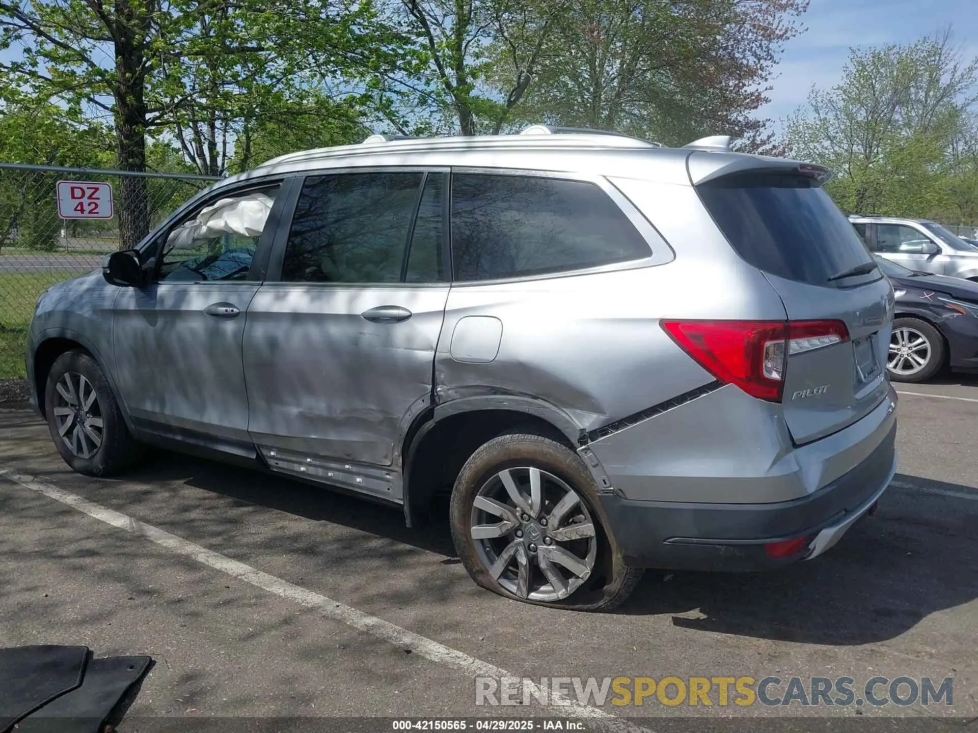 6 Photograph of a damaged car 5FNYF6H3XKB093231 HONDA PILOT 2019
