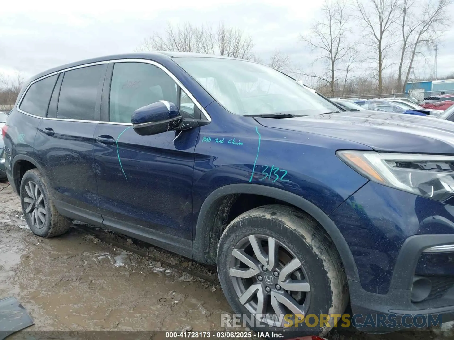 14 Photograph of a damaged car 5FNYF6H45KB046701 HONDA PILOT 2019