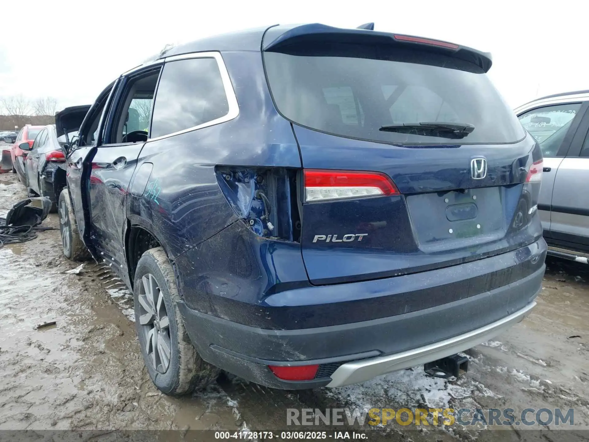 3 Photograph of a damaged car 5FNYF6H45KB046701 HONDA PILOT 2019