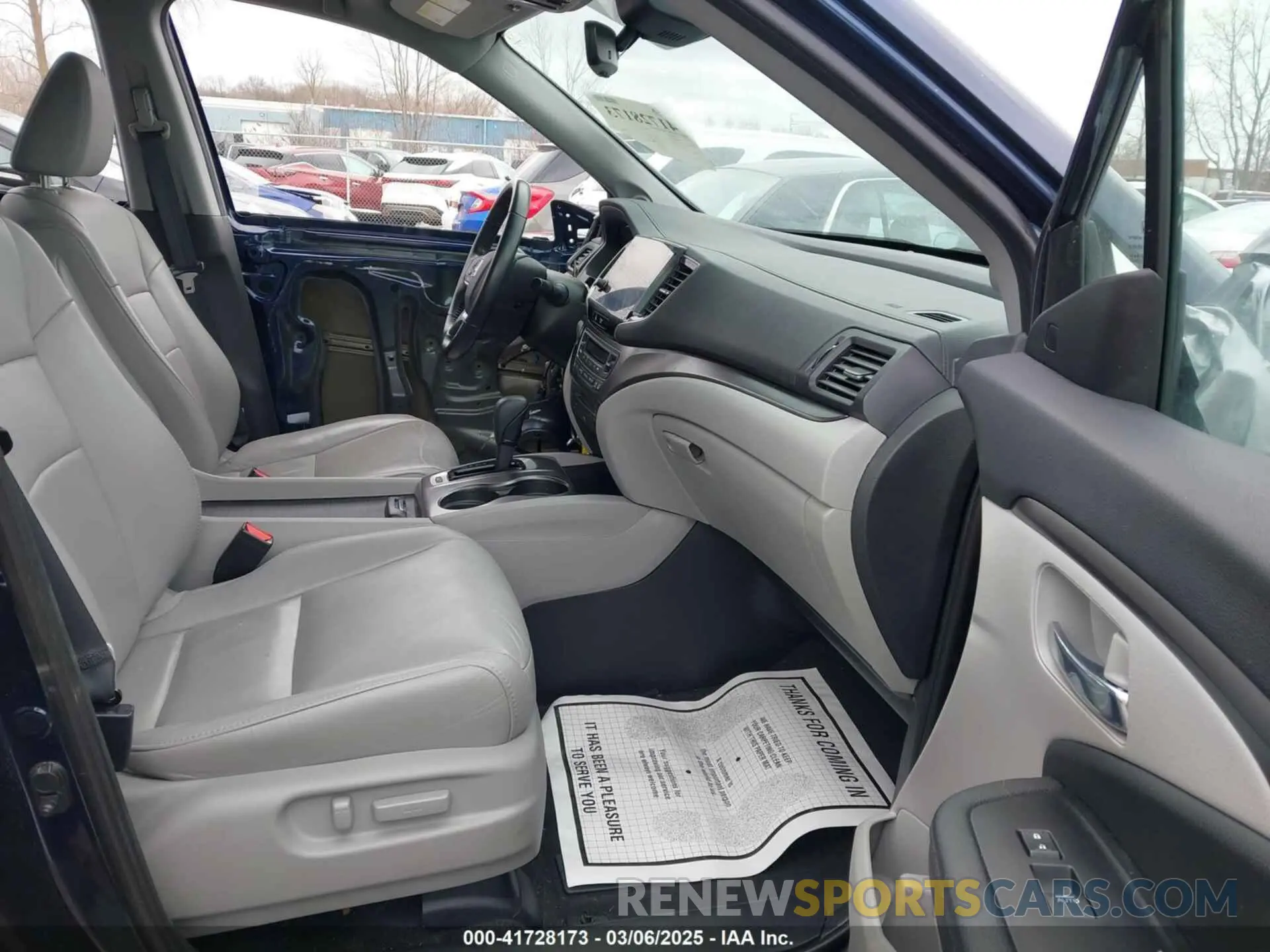 5 Photograph of a damaged car 5FNYF6H45KB046701 HONDA PILOT 2019