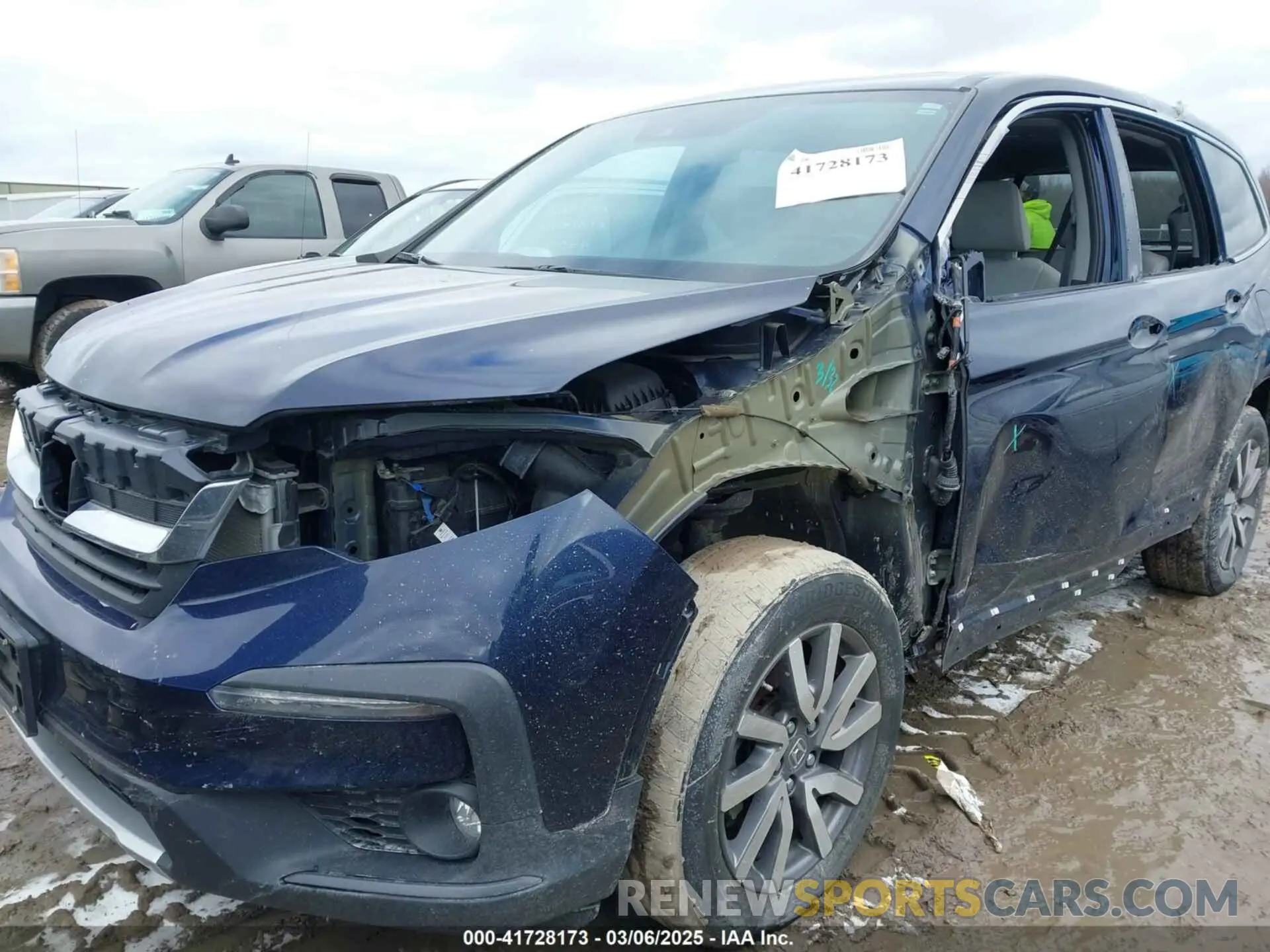 6 Photograph of a damaged car 5FNYF6H45KB046701 HONDA PILOT 2019