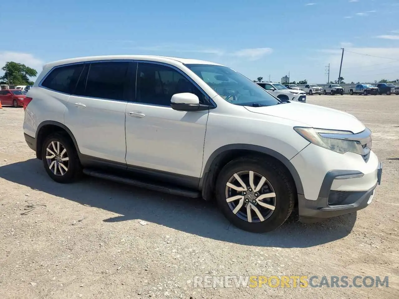4 Photograph of a damaged car 5FNYF6H46KB032113 HONDA PILOT 2019