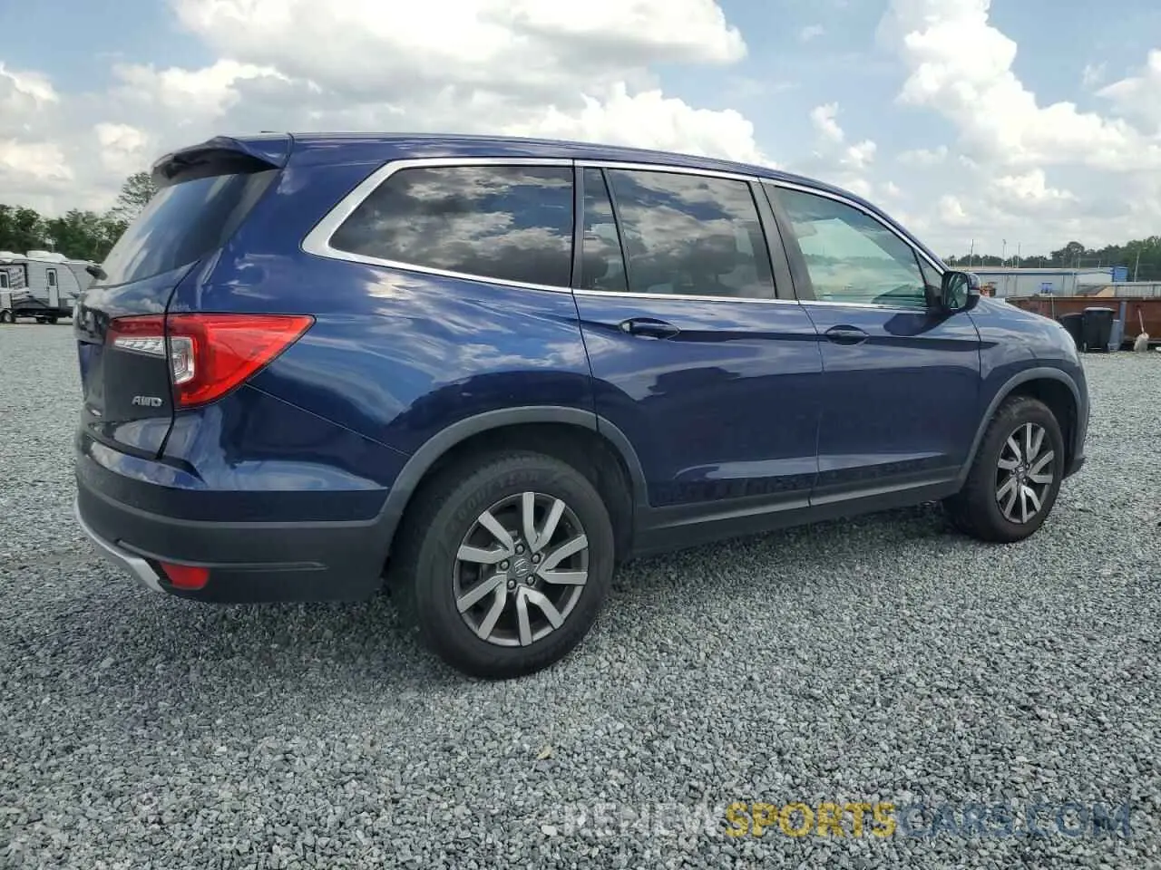 3 Photograph of a damaged car 5FNYF6H47KB017958 HONDA PILOT 2019