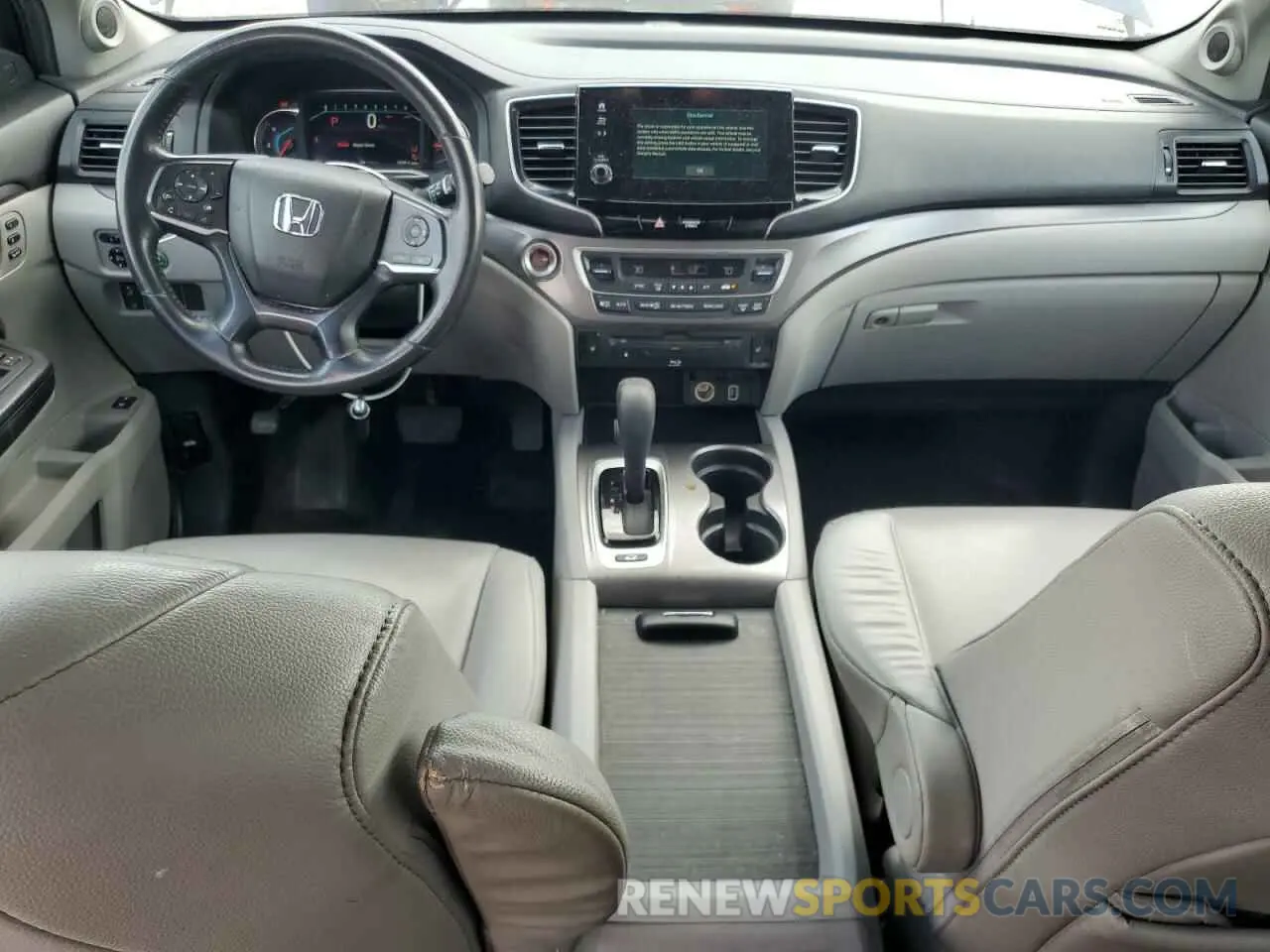 8 Photograph of a damaged car 5FNYF6H47KB017958 HONDA PILOT 2019