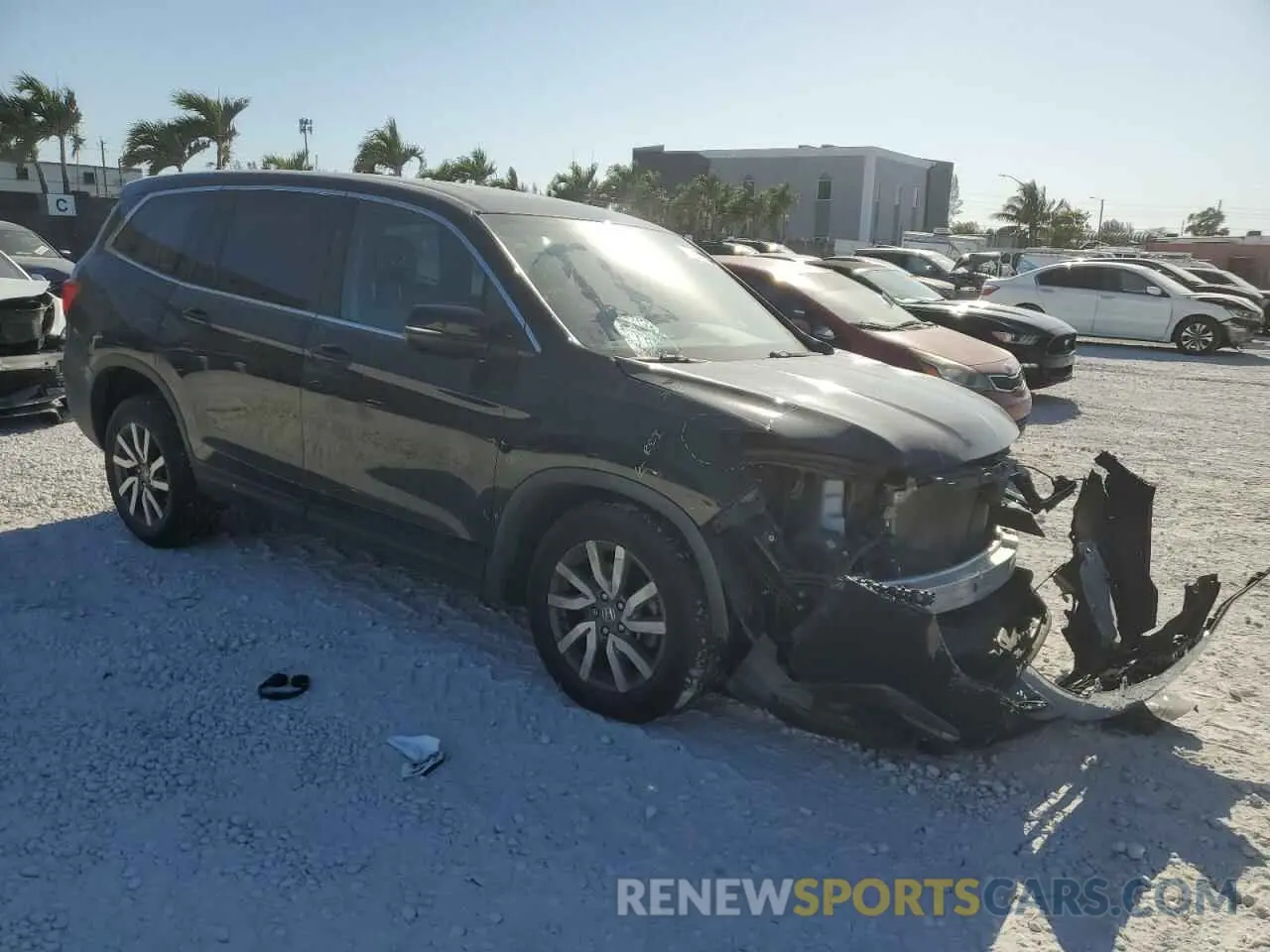 4 Photograph of a damaged car 5FNYF6H49KB030761 HONDA PILOT 2019