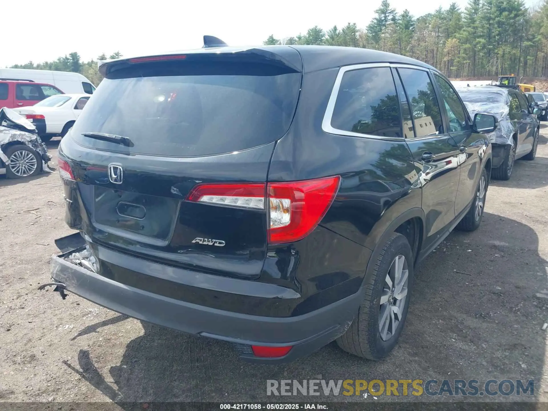 4 Photograph of a damaged car 5FNYF6H50KB098147 HONDA PILOT 2019