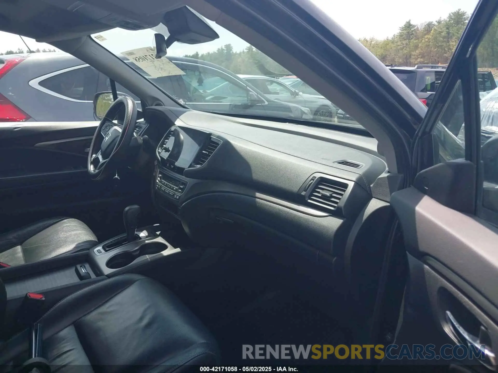5 Photograph of a damaged car 5FNYF6H50KB098147 HONDA PILOT 2019
