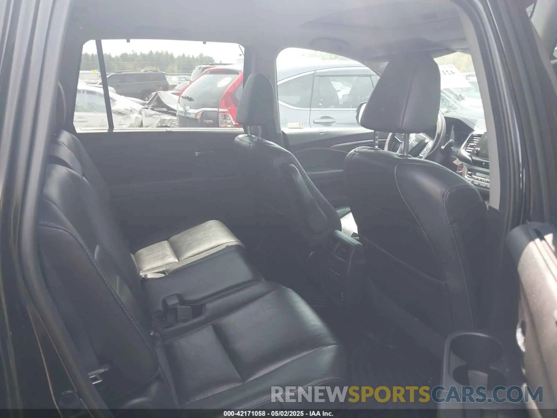 8 Photograph of a damaged car 5FNYF6H50KB098147 HONDA PILOT 2019