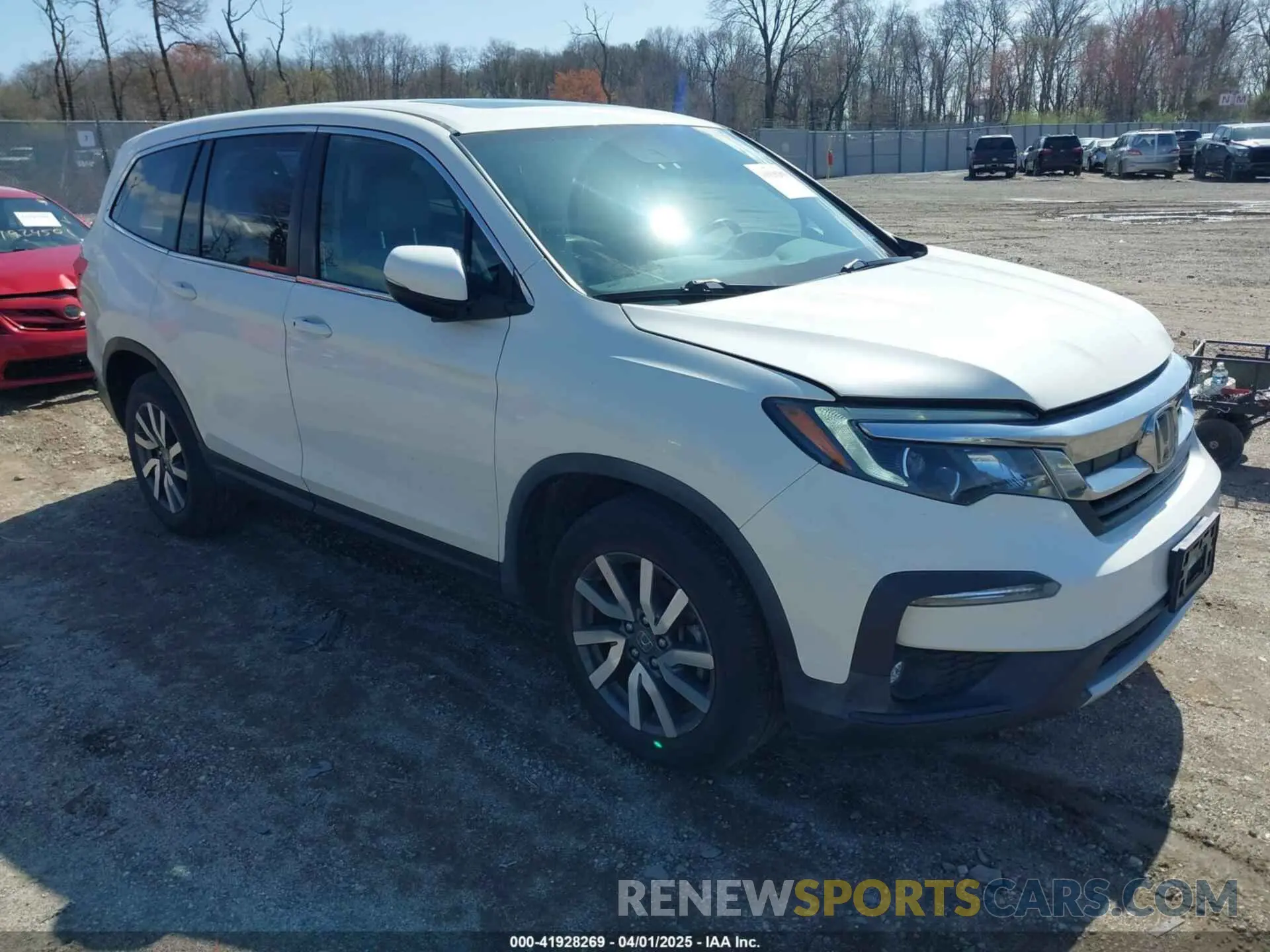 1 Photograph of a damaged car 5FNYF6H51KB052648 HONDA PILOT 2019