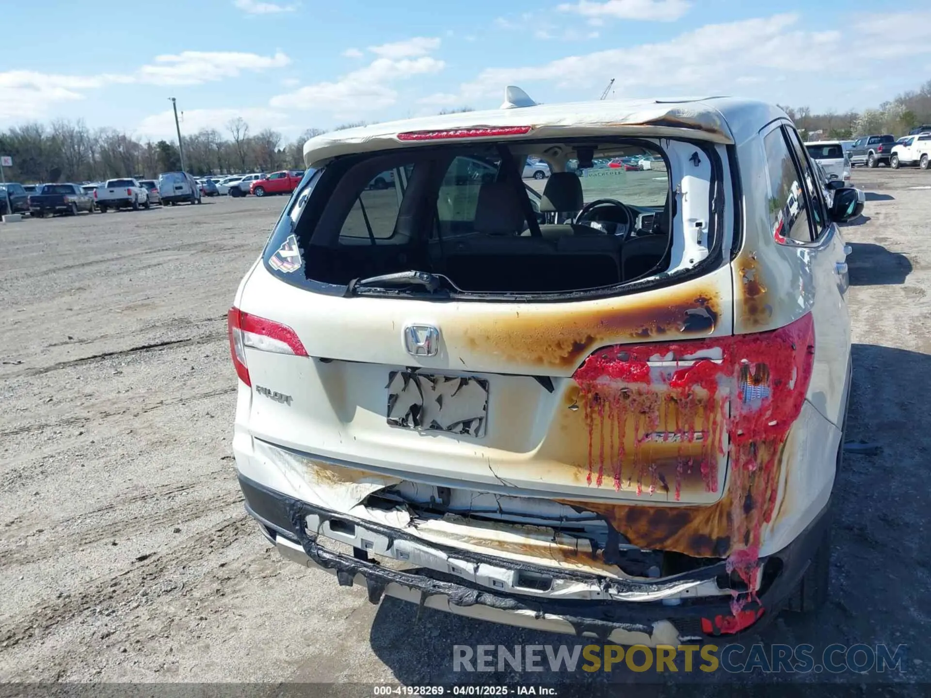 6 Photograph of a damaged car 5FNYF6H51KB052648 HONDA PILOT 2019