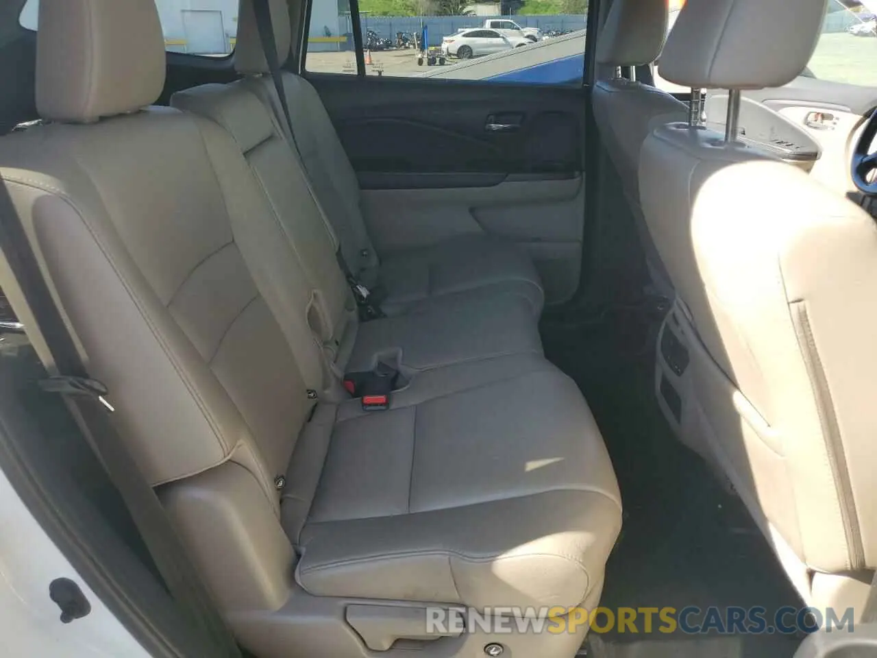 11 Photograph of a damaged car 5FNYF6H51KB056361 HONDA PILOT 2019