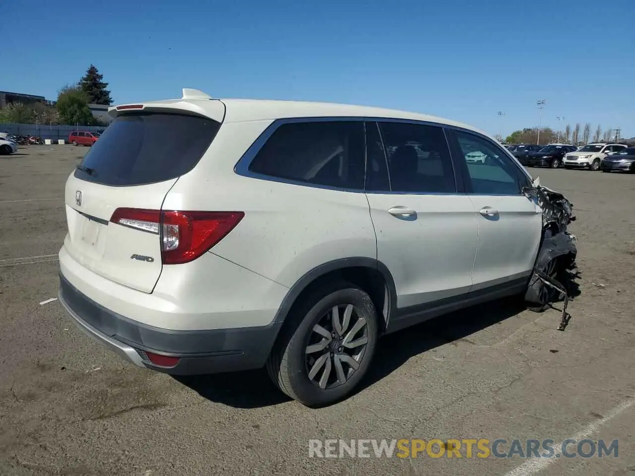 3 Photograph of a damaged car 5FNYF6H51KB056361 HONDA PILOT 2019