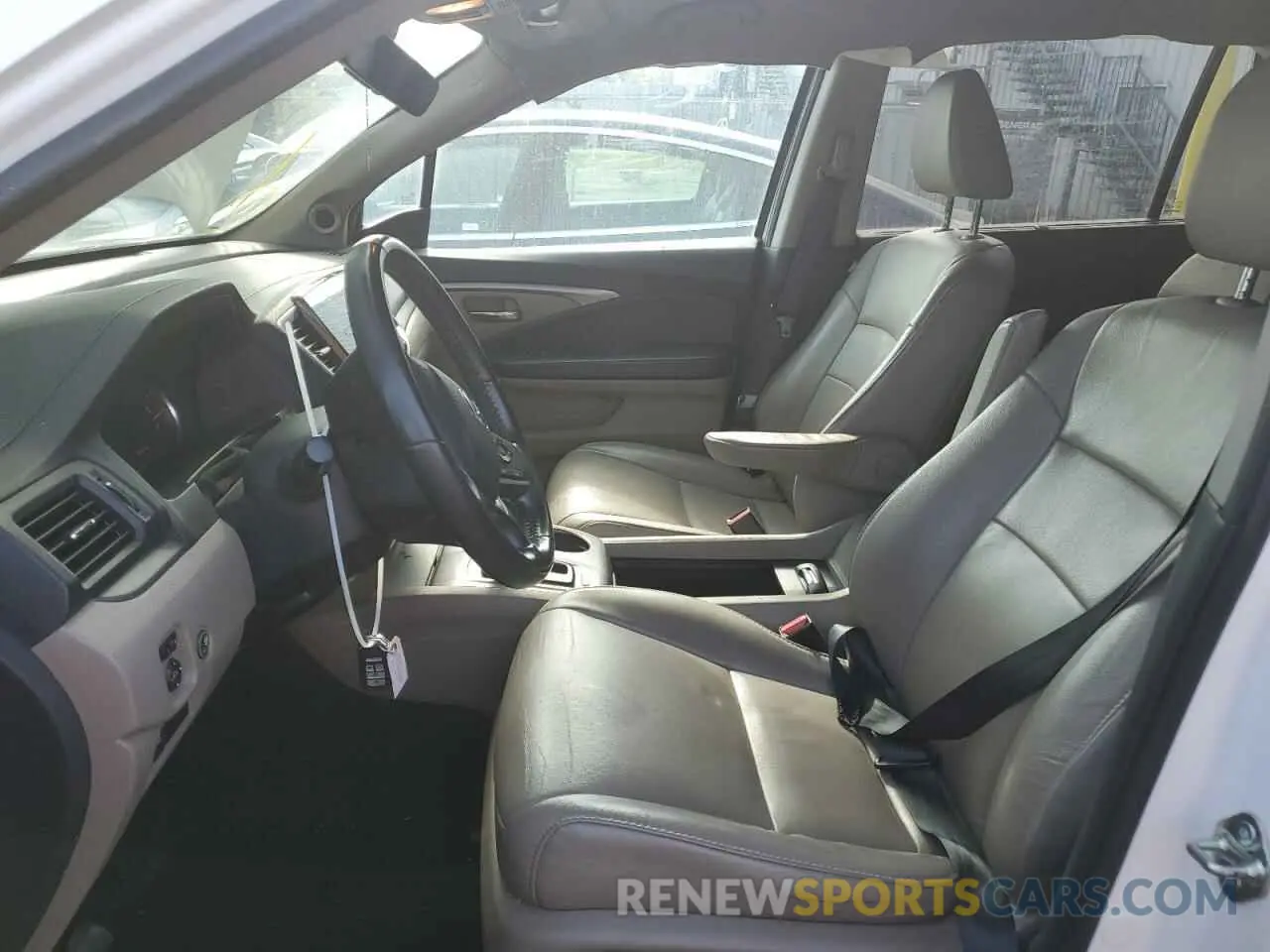 7 Photograph of a damaged car 5FNYF6H51KB056361 HONDA PILOT 2019