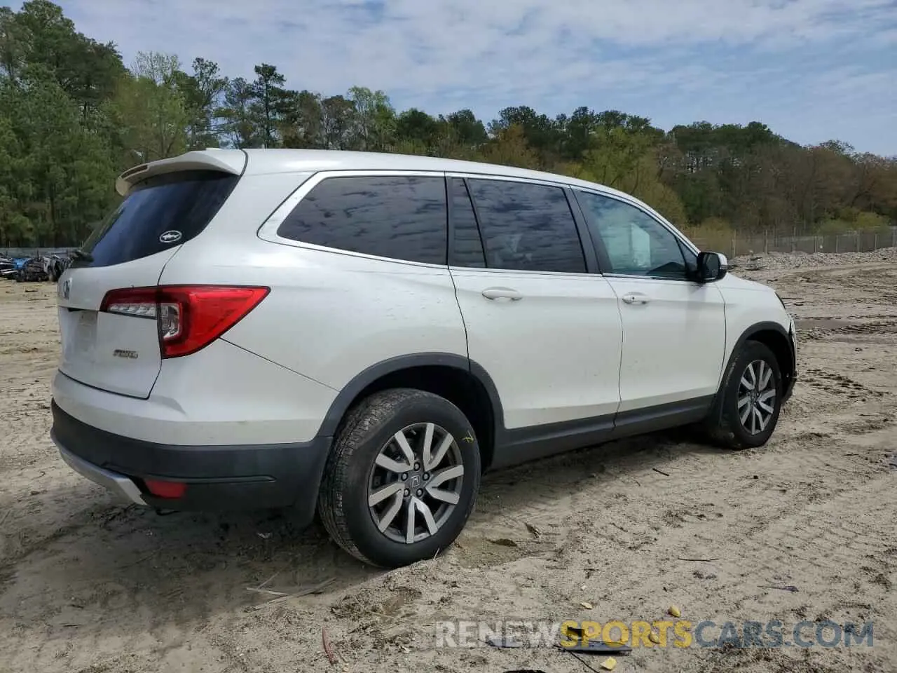 3 Photograph of a damaged car 5FNYF6H52KB002244 HONDA PILOT 2019