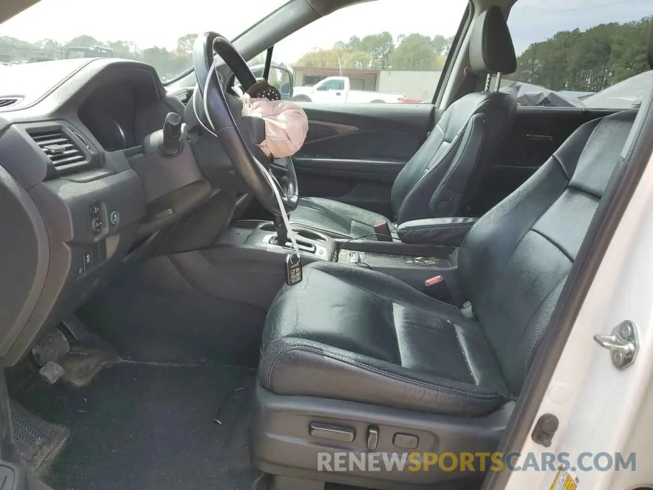 7 Photograph of a damaged car 5FNYF6H52KB002244 HONDA PILOT 2019