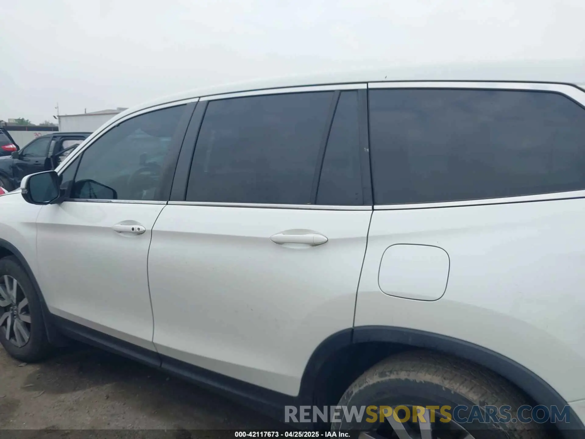 14 Photograph of a damaged car 5FNYF6H52KB025930 HONDA PILOT 2019