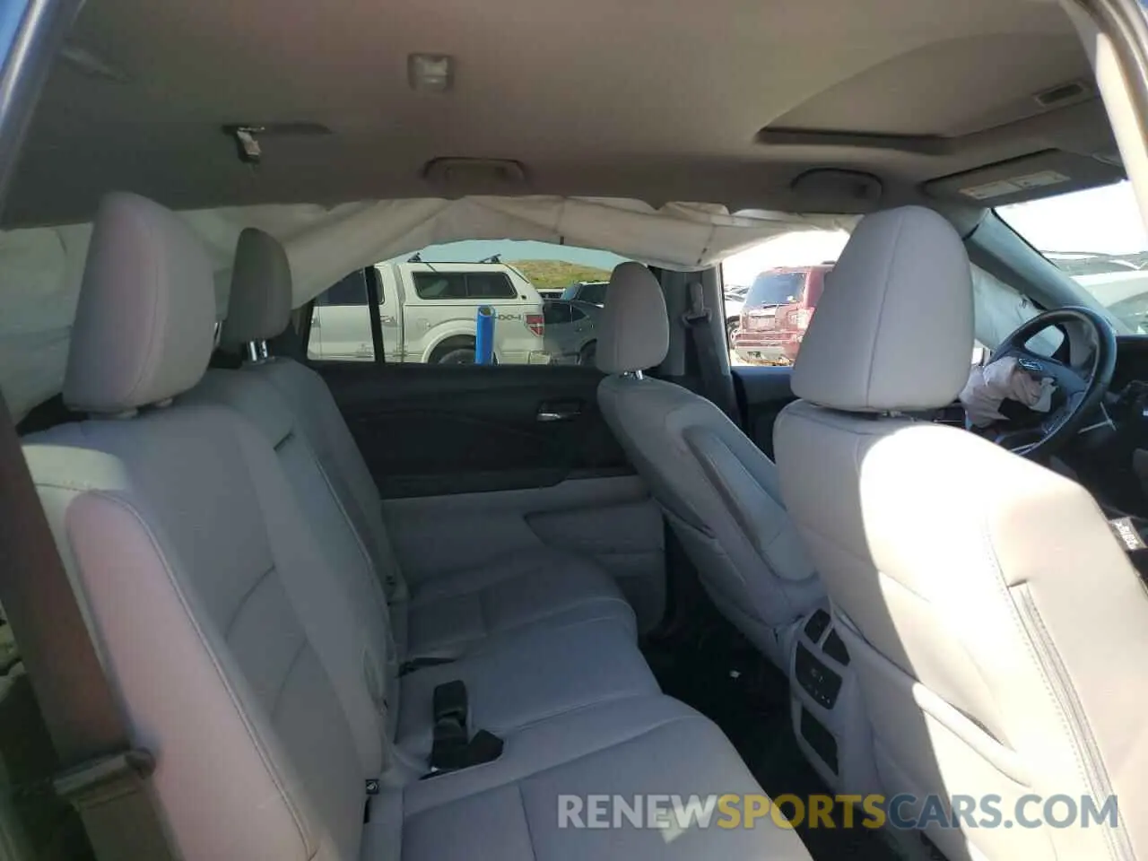 11 Photograph of a damaged car 5FNYF6H52KB033851 HONDA PILOT 2019