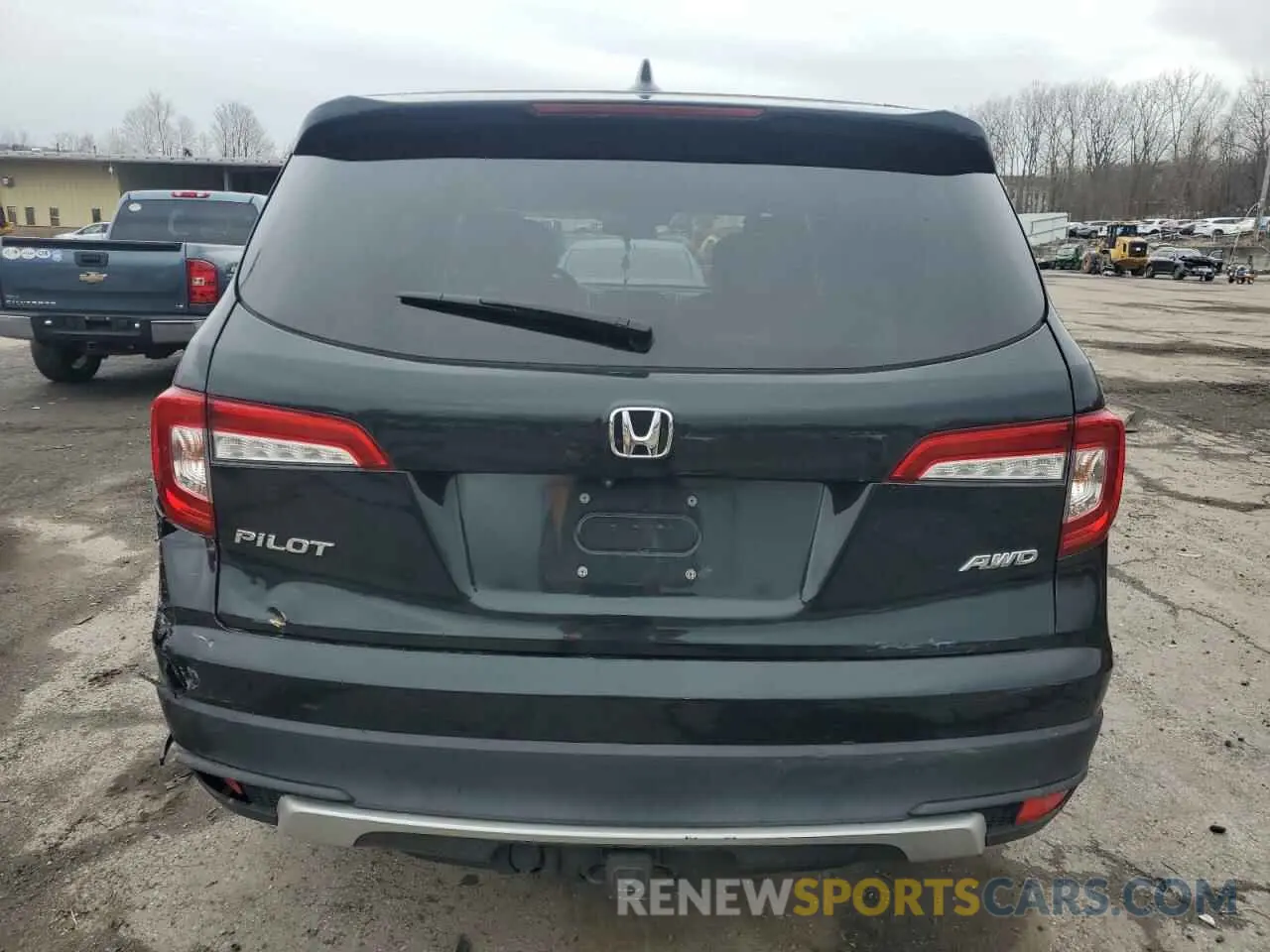 6 Photograph of a damaged car 5FNYF6H52KB041335 HONDA PILOT 2019