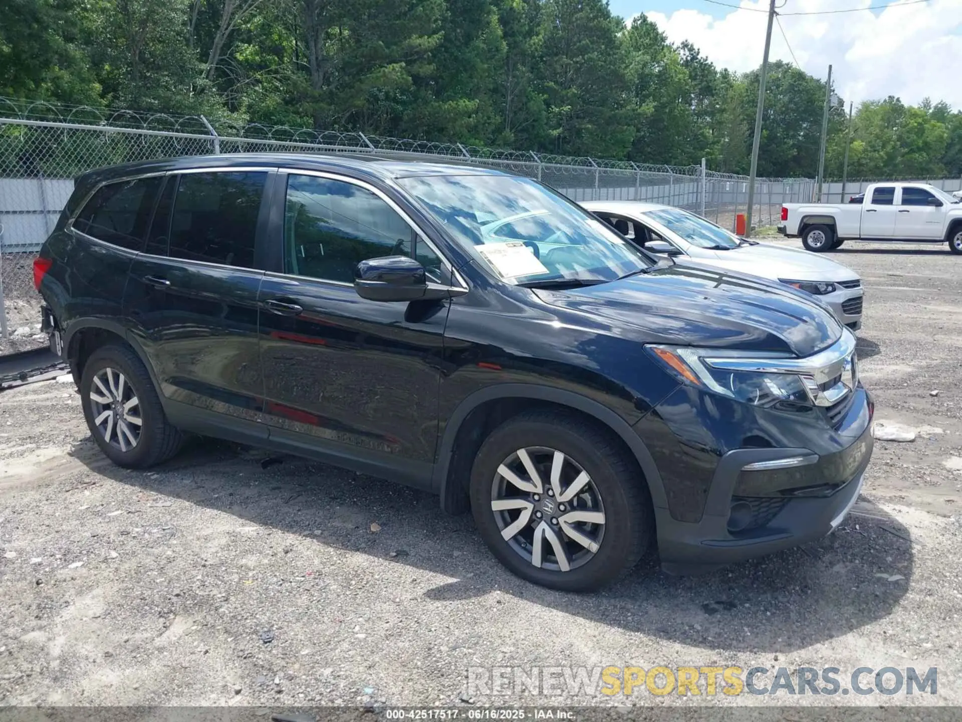 1 Photograph of a damaged car 5FNYF6H52KB067868 HONDA PILOT 2019