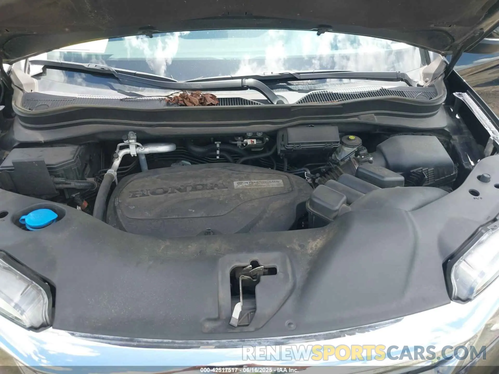10 Photograph of a damaged car 5FNYF6H52KB067868 HONDA PILOT 2019