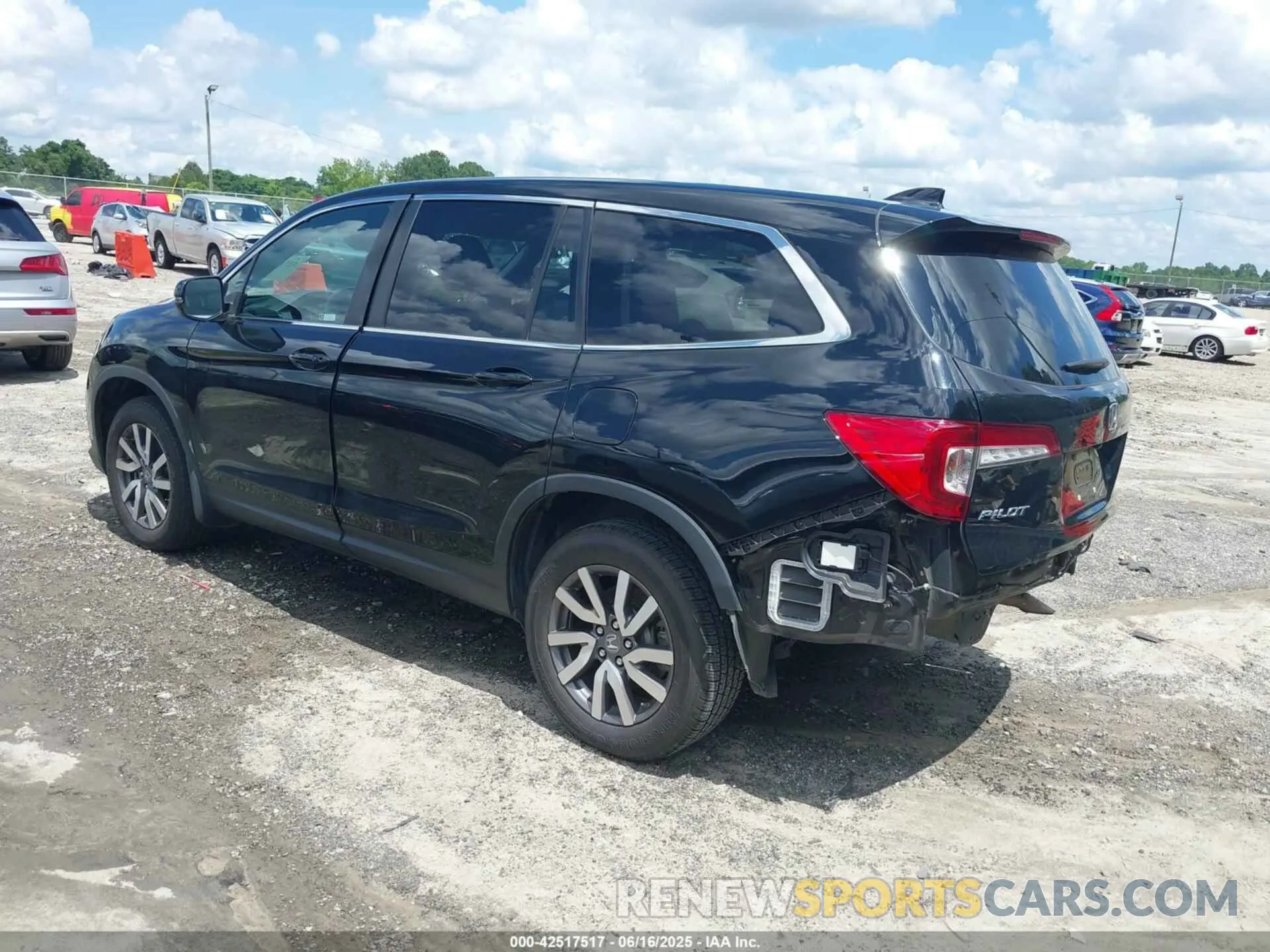 3 Photograph of a damaged car 5FNYF6H52KB067868 HONDA PILOT 2019