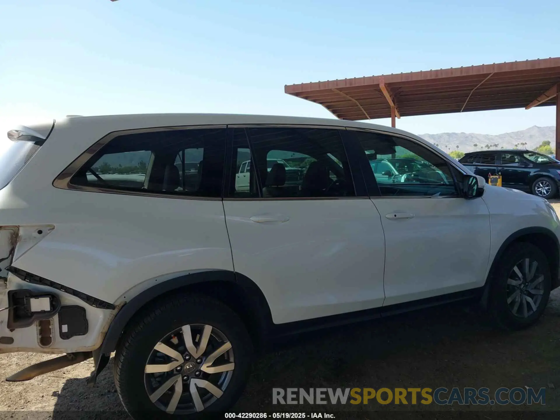 14 Photograph of a damaged car 5FNYF6H52KB083410 HONDA PILOT 2019