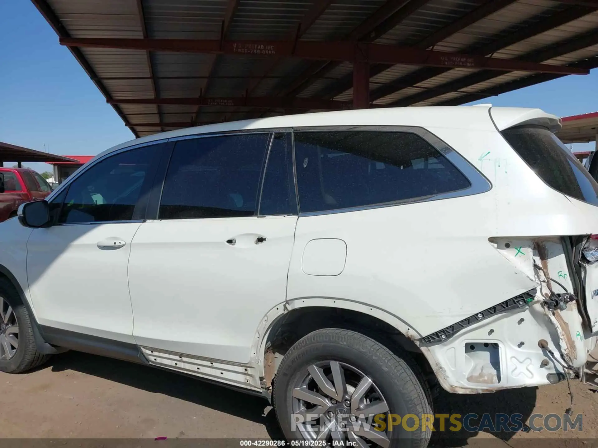 15 Photograph of a damaged car 5FNYF6H52KB083410 HONDA PILOT 2019