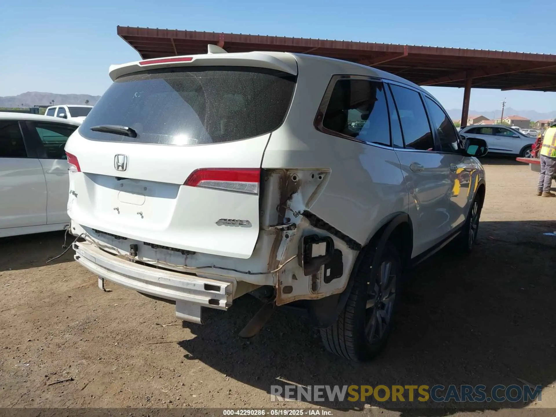 4 Photograph of a damaged car 5FNYF6H52KB083410 HONDA PILOT 2019