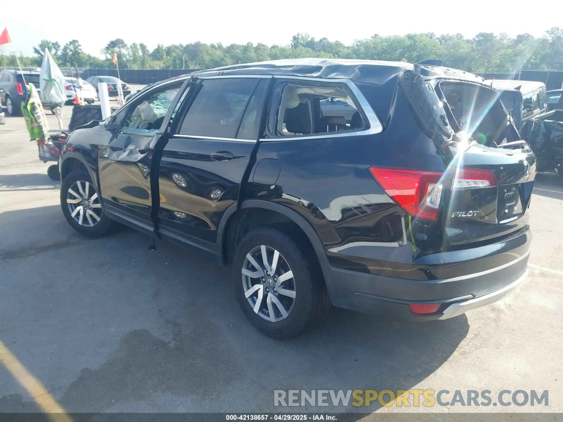 3 Photograph of a damaged car 5FNYF6H52KB088655 HONDA PILOT 2019