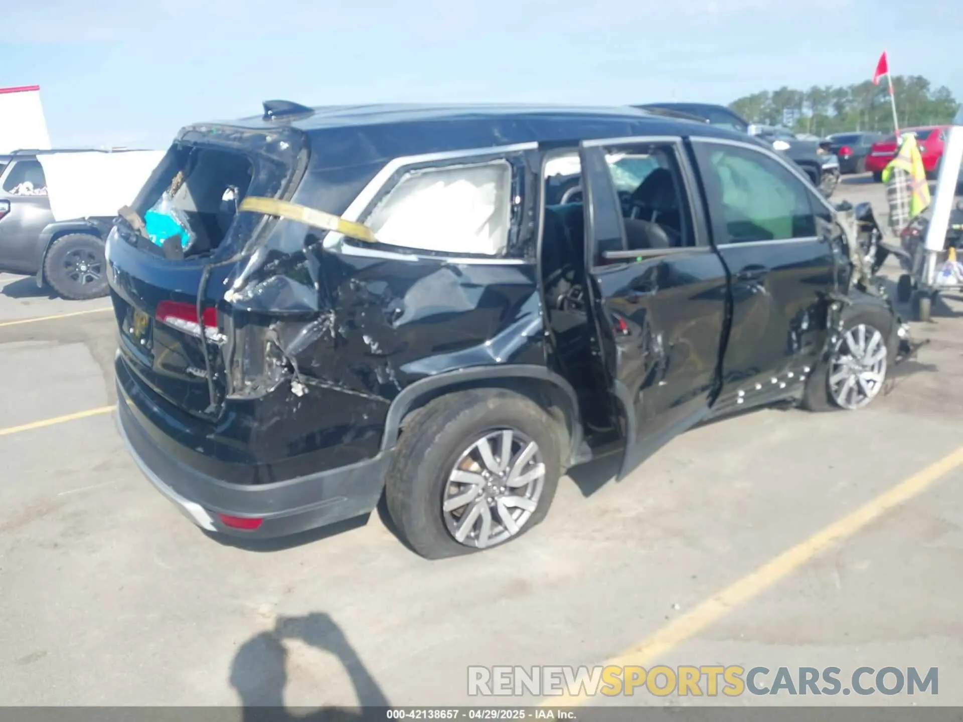 4 Photograph of a damaged car 5FNYF6H52KB088655 HONDA PILOT 2019