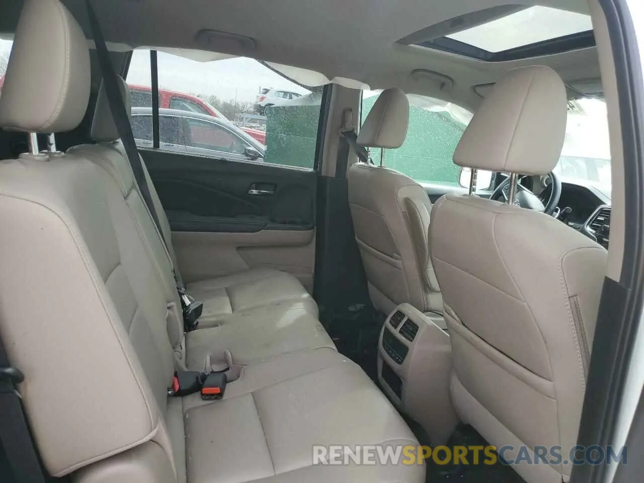 12 Photograph of a damaged car 5FNYF6H53KB078992 HONDA PILOT 2019