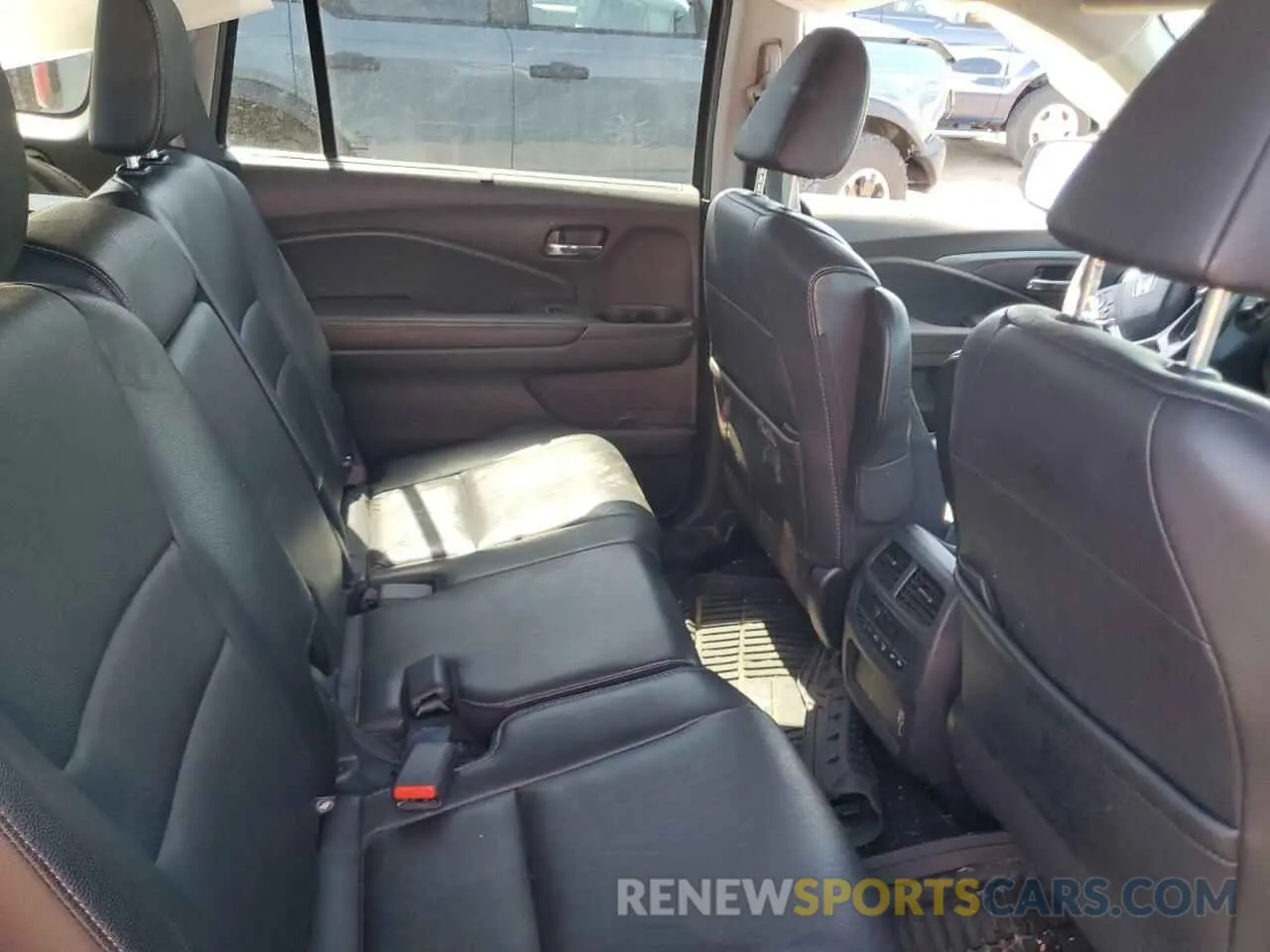 11 Photograph of a damaged car 5FNYF6H53KB092083 HONDA PILOT 2019