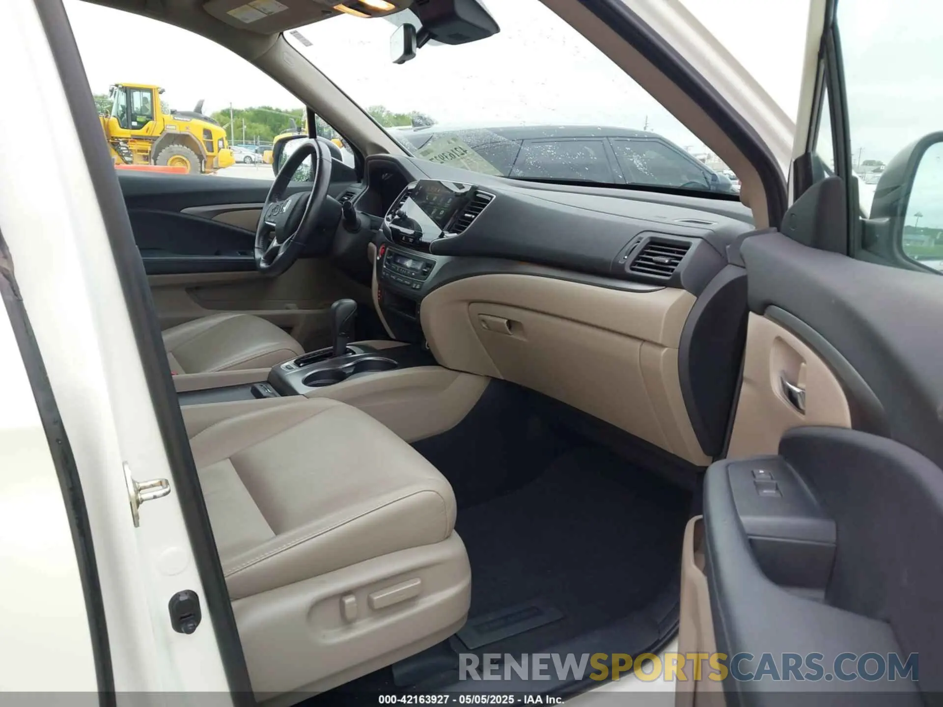 5 Photograph of a damaged car 5FNYF6H54KB054278 HONDA PILOT 2019