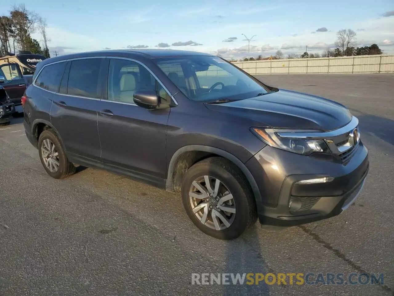 4 Photograph of a damaged car 5FNYF6H54KB070254 HONDA PILOT 2019