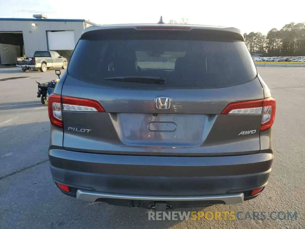 6 Photograph of a damaged car 5FNYF6H54KB070254 HONDA PILOT 2019