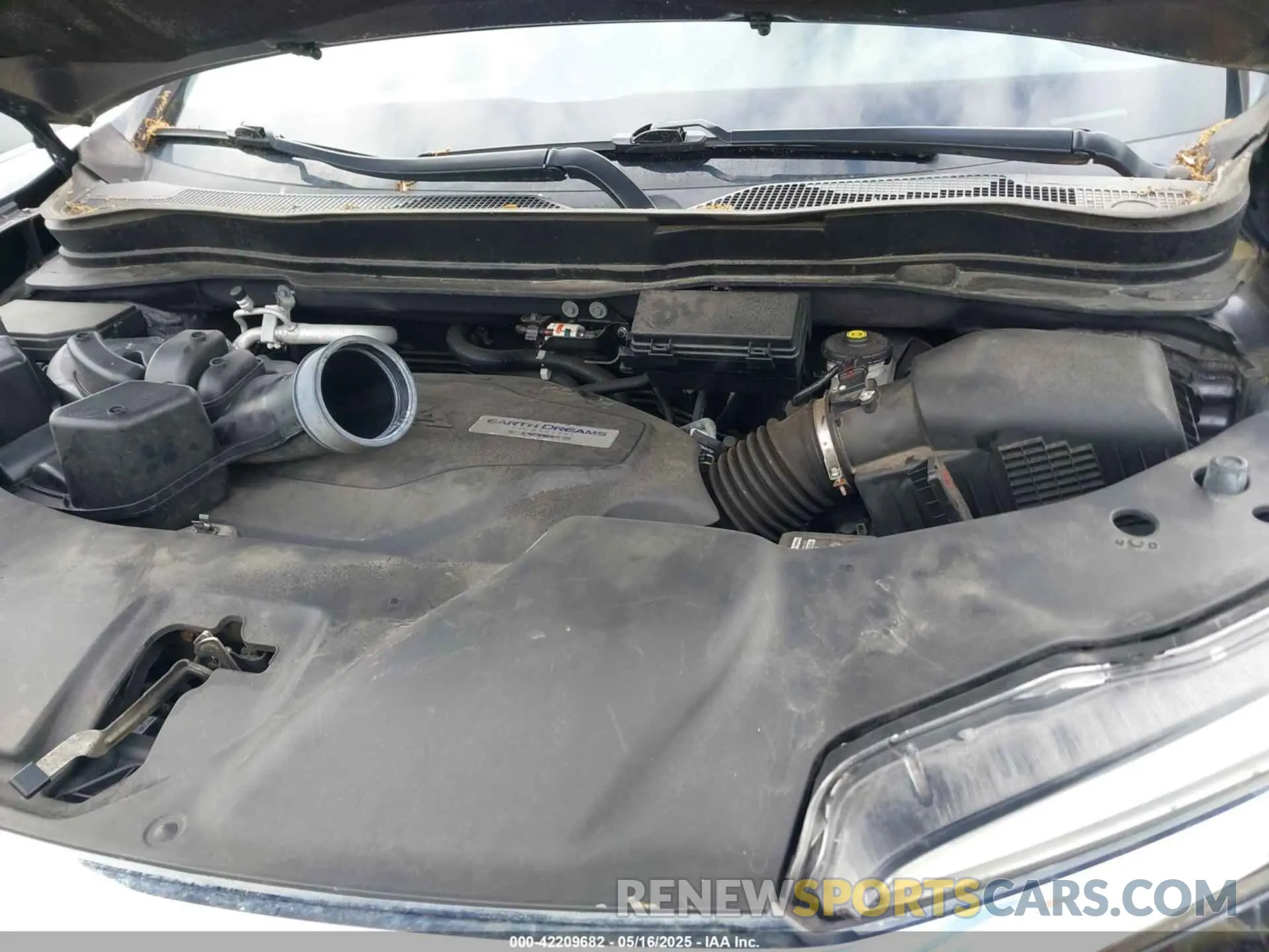 10 Photograph of a damaged car 5FNYF6H55KB010807 HONDA PILOT 2019
