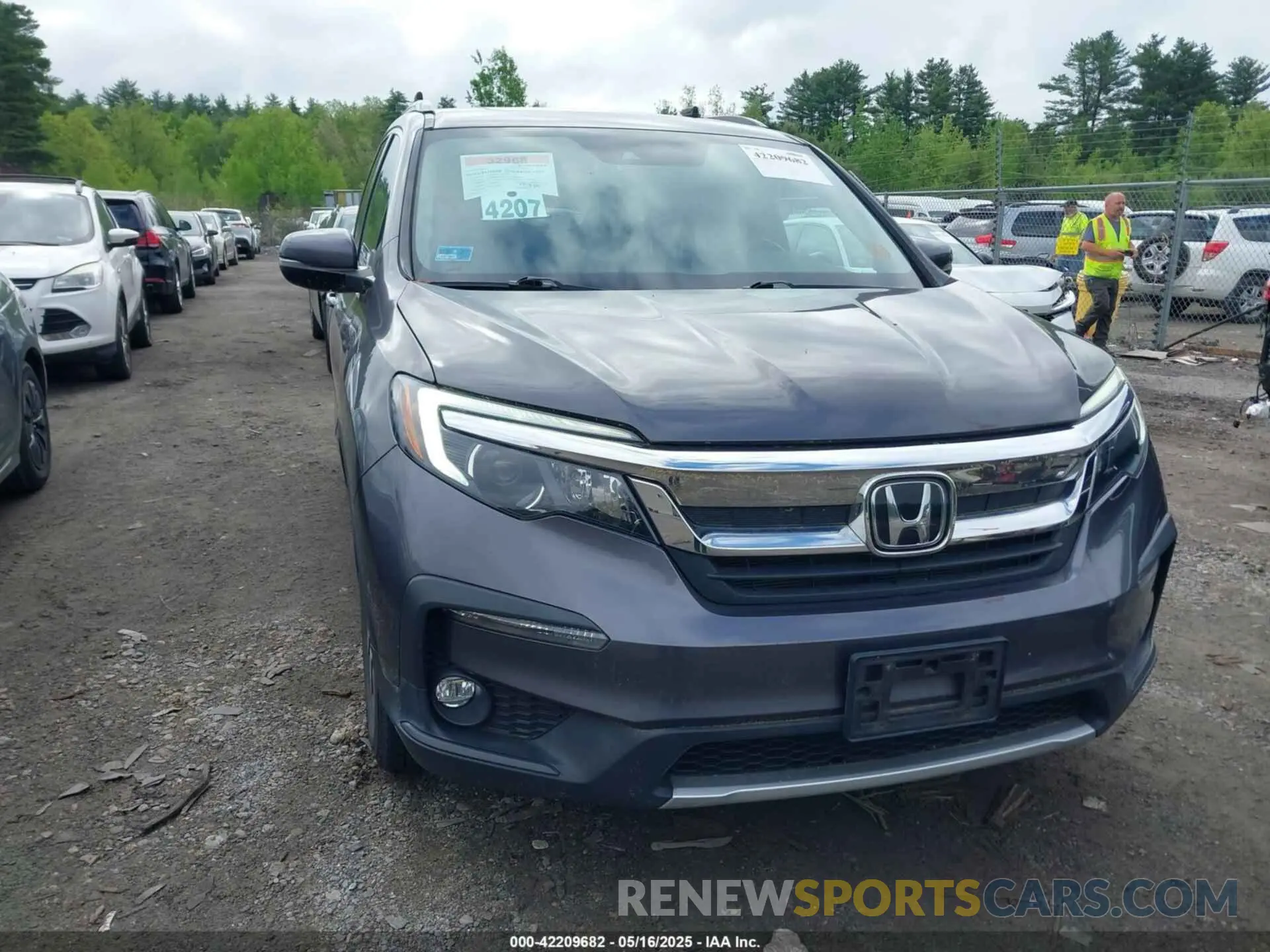 12 Photograph of a damaged car 5FNYF6H55KB010807 HONDA PILOT 2019