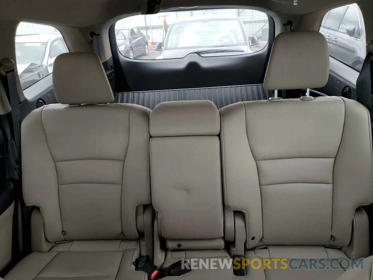 10 Photograph of a damaged car 5FNYF6H55KB018938 HONDA PILOT 2019