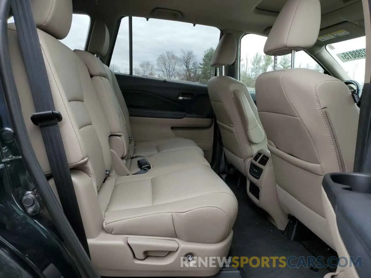 11 Photograph of a damaged car 5FNYF6H55KB018938 HONDA PILOT 2019