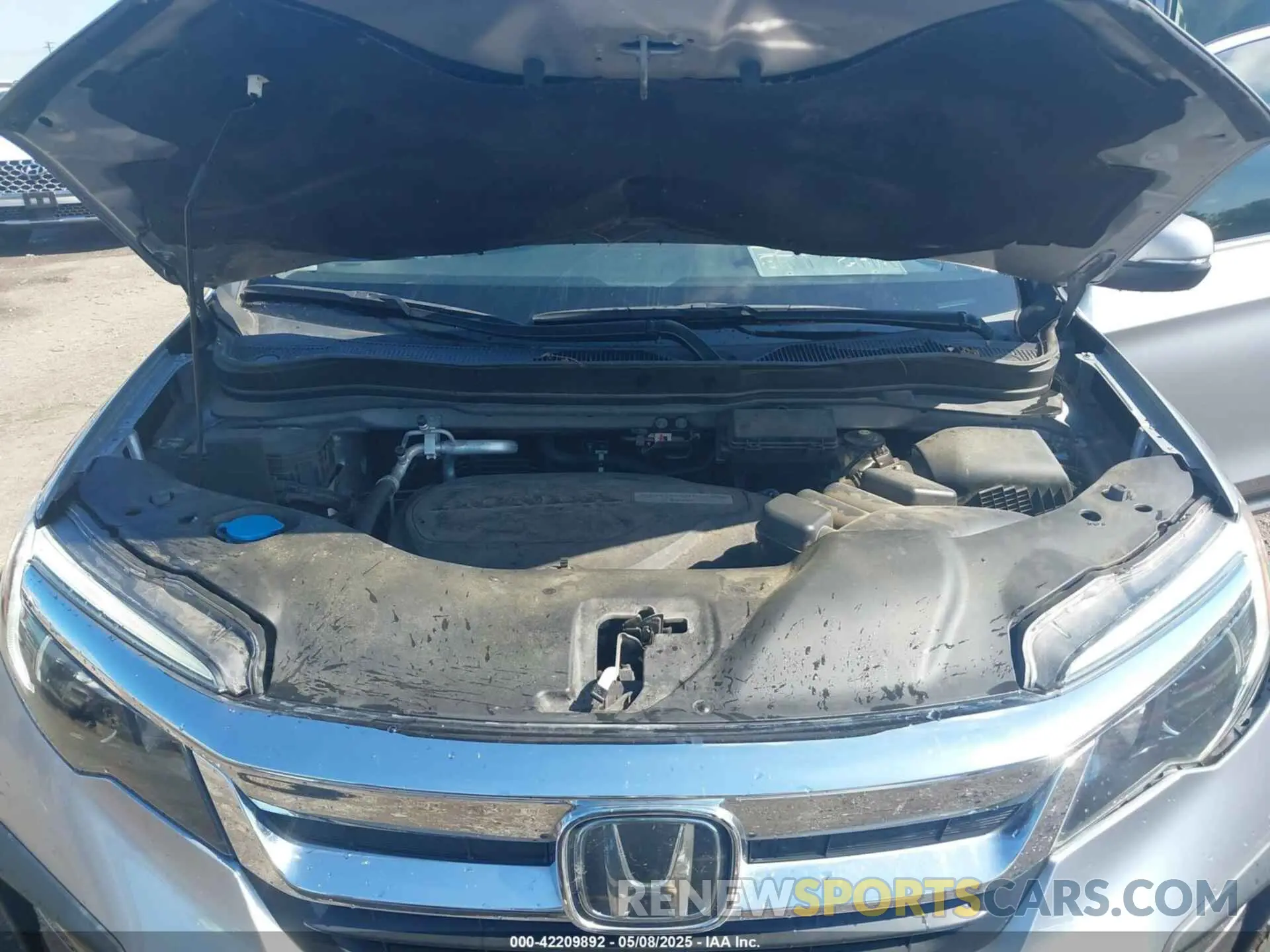 10 Photograph of a damaged car 5FNYF6H55KB050627 HONDA PILOT 2019