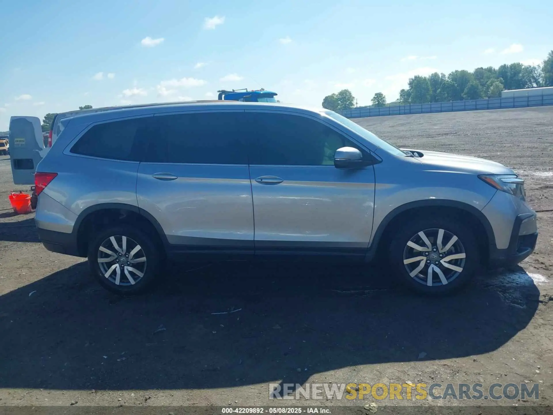 13 Photograph of a damaged car 5FNYF6H55KB050627 HONDA PILOT 2019
