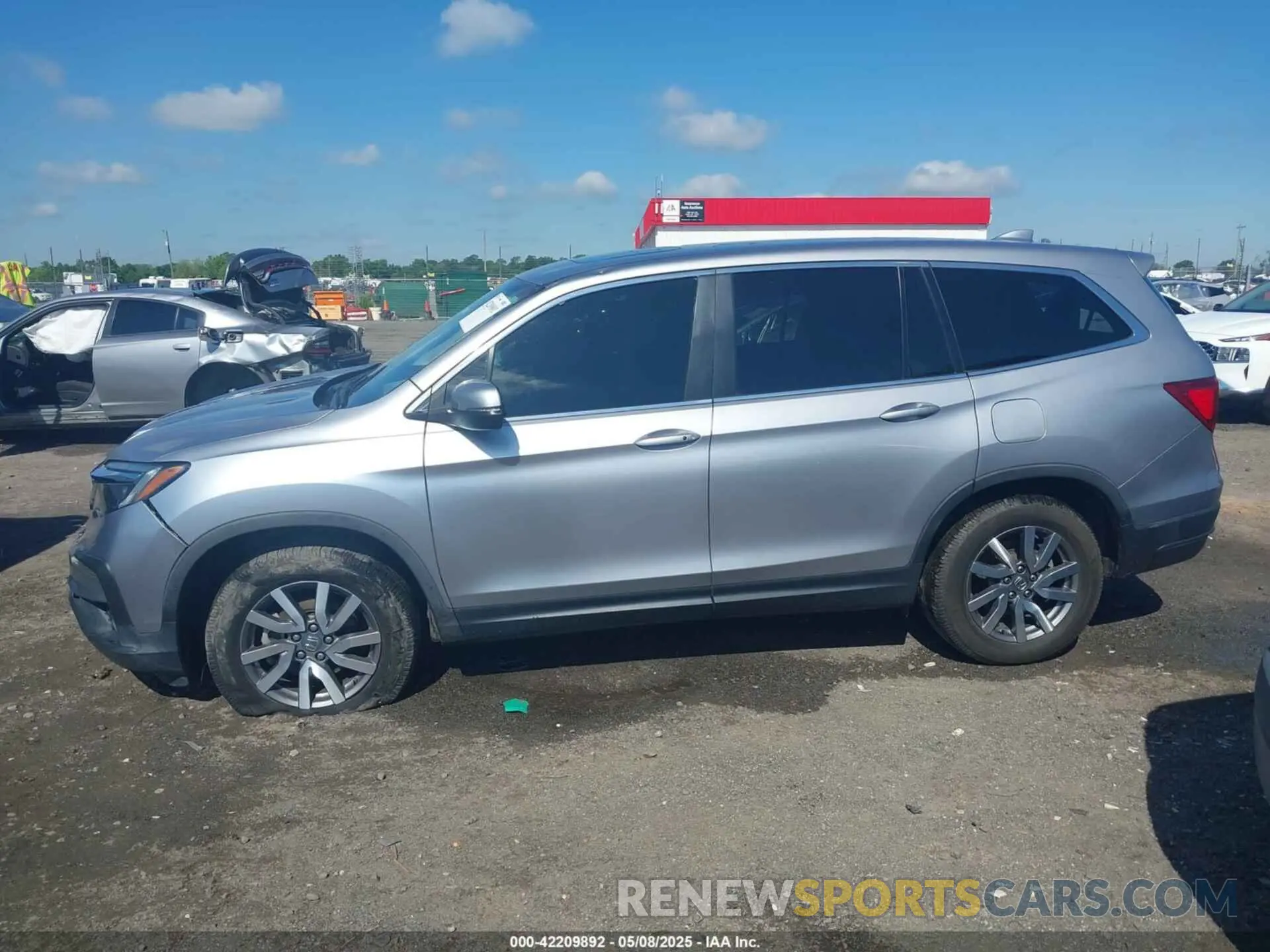 14 Photograph of a damaged car 5FNYF6H55KB050627 HONDA PILOT 2019