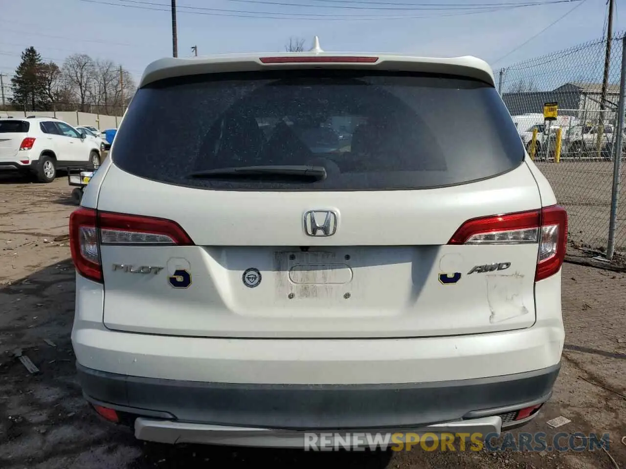 6 Photograph of a damaged car 5FNYF6H56KB023775 HONDA PILOT 2019