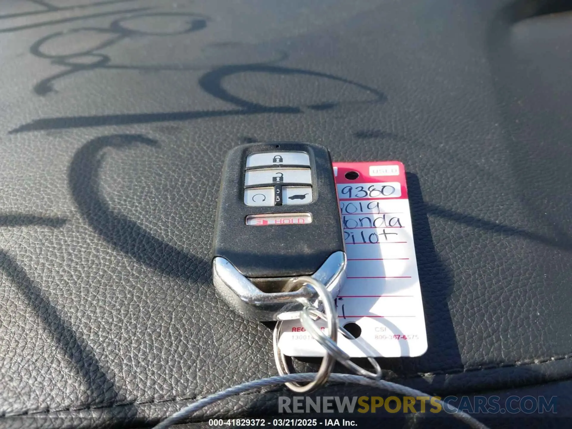 11 Photograph of a damaged car 5FNYF6H56KB091932 HONDA PILOT 2019