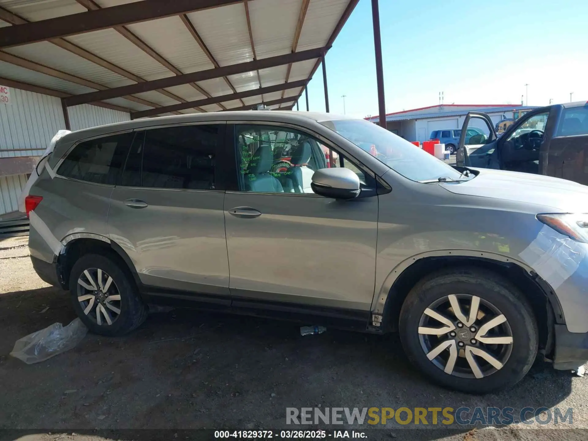 14 Photograph of a damaged car 5FNYF6H56KB091932 HONDA PILOT 2019