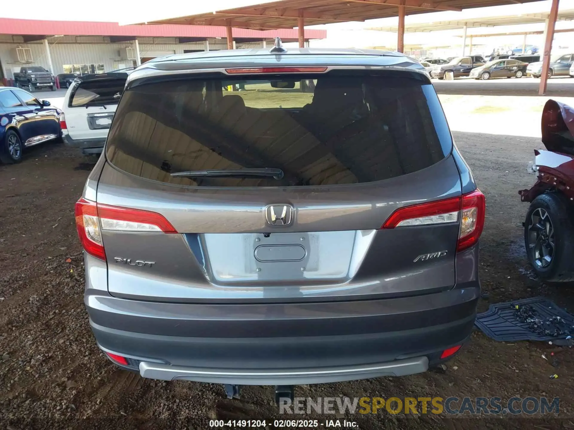 16 Photograph of a damaged car 5FNYF6H56KB099156 HONDA PILOT 2019