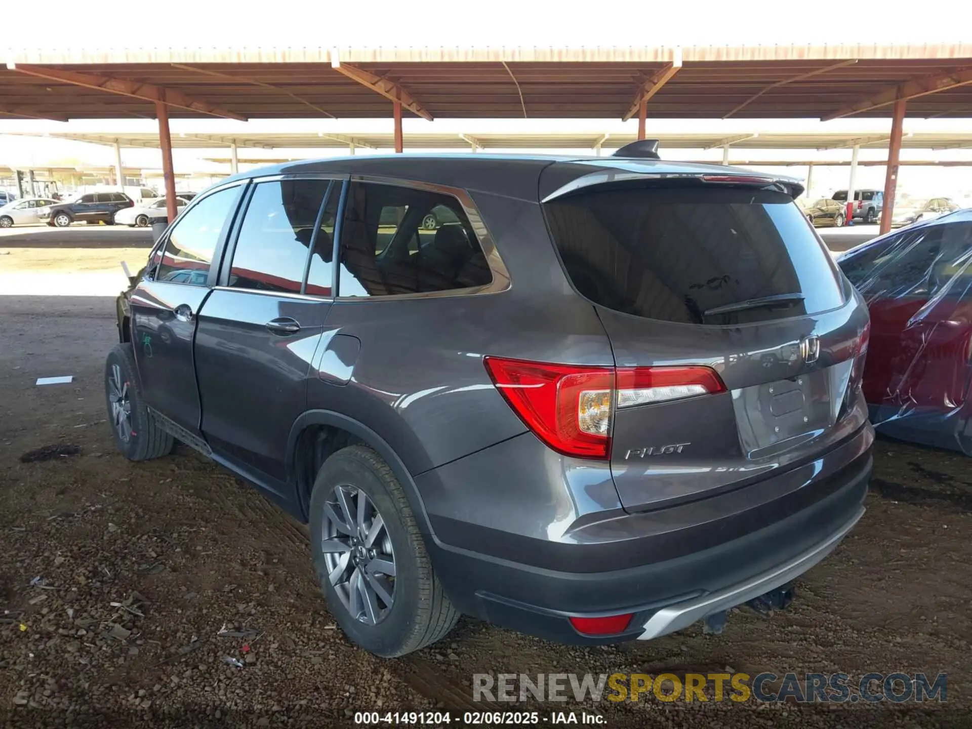 3 Photograph of a damaged car 5FNYF6H56KB099156 HONDA PILOT 2019
